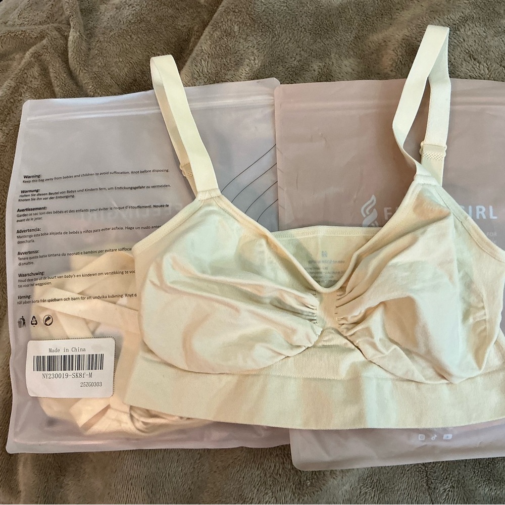 FeelingGirl M Women's Cream Intimate Bra set of two, new still in bags